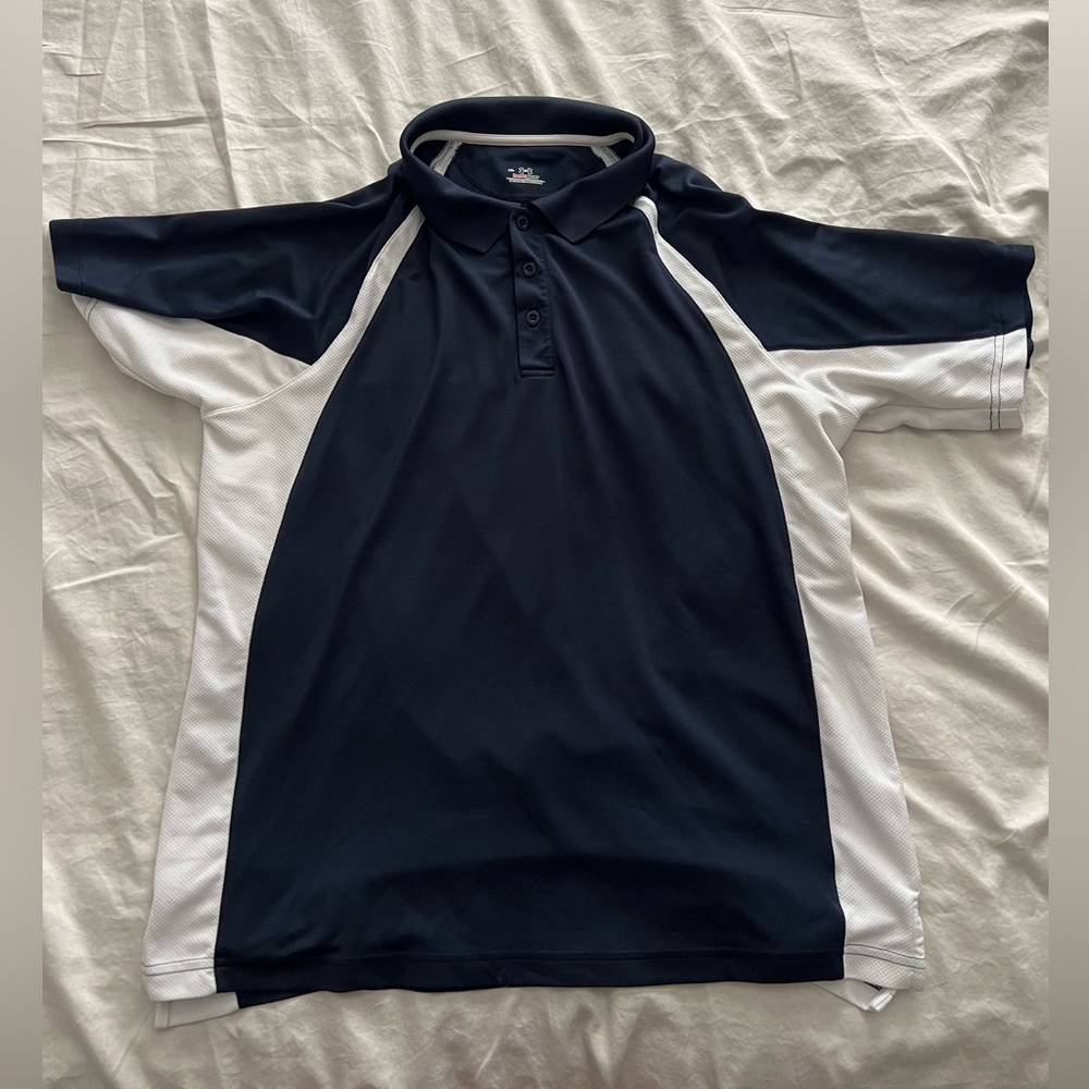 Navy Under Armour golf tee
